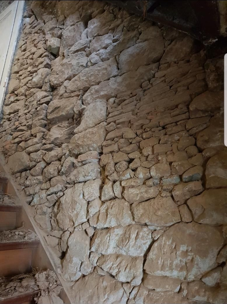 Wand aus Naturstein freigelegt | ANDRE NATURBAU